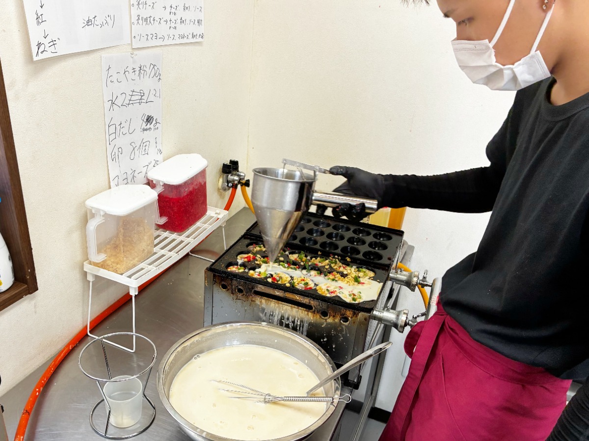 《たこ焼き･たい焼き専門店　たこたい》また食べたくなる一舟と一匹。しょっぱいも甘いも、まとめてどうぞ！