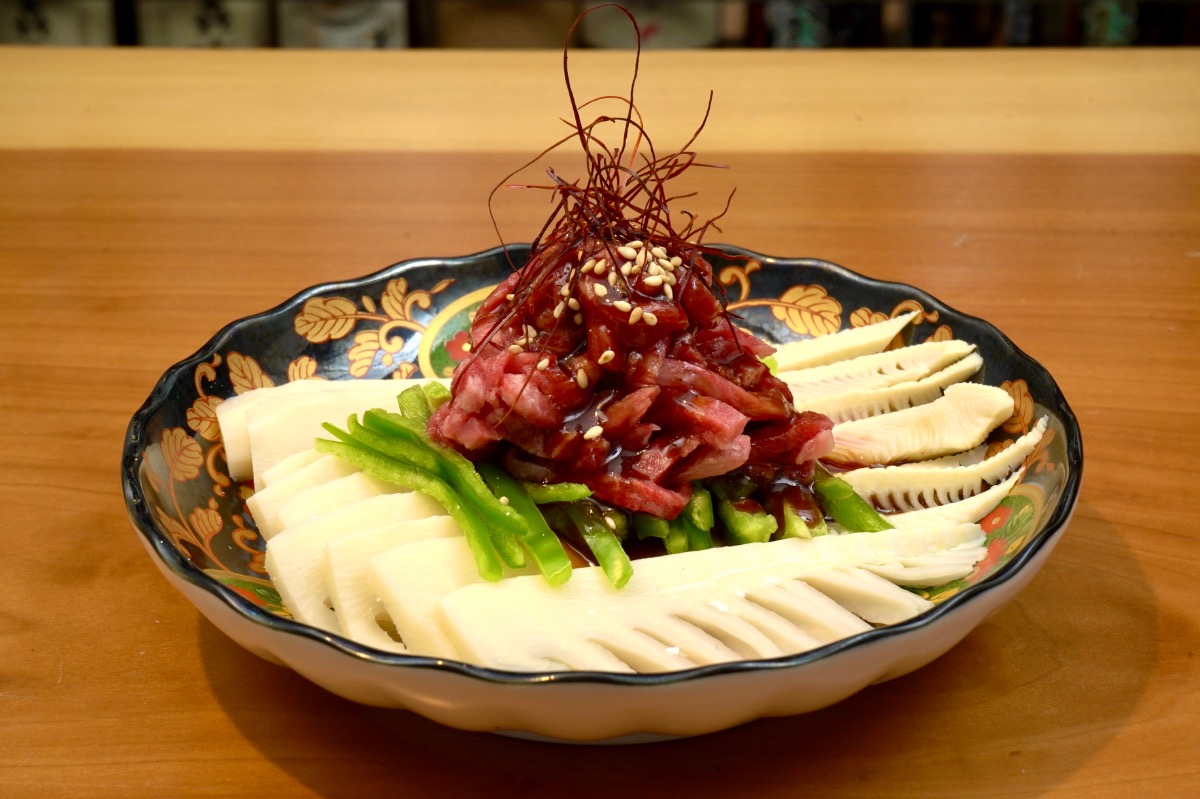 《大衆串焼酒場 浮世ばなれ》野菜に豚肉のうま味がギュ! 博多屋台の新名物、野菜巻き串を堪能