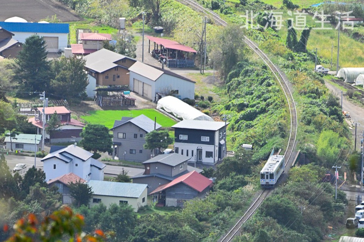 3月3日発売！「北海道生活」春号は、鉄道の旅で道南から東北へ