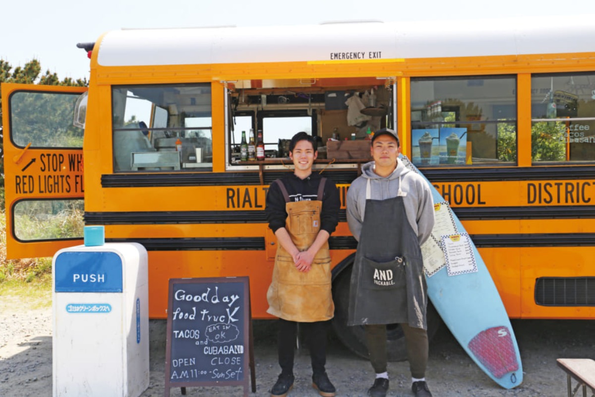 【2021.3月OPEN】Good Day FOOD TRUCK（グッドデイフードトラック／徳島市・小松海岸）海辺に現れたスクールバスの正体は、フォトジェニックなフードトラック
