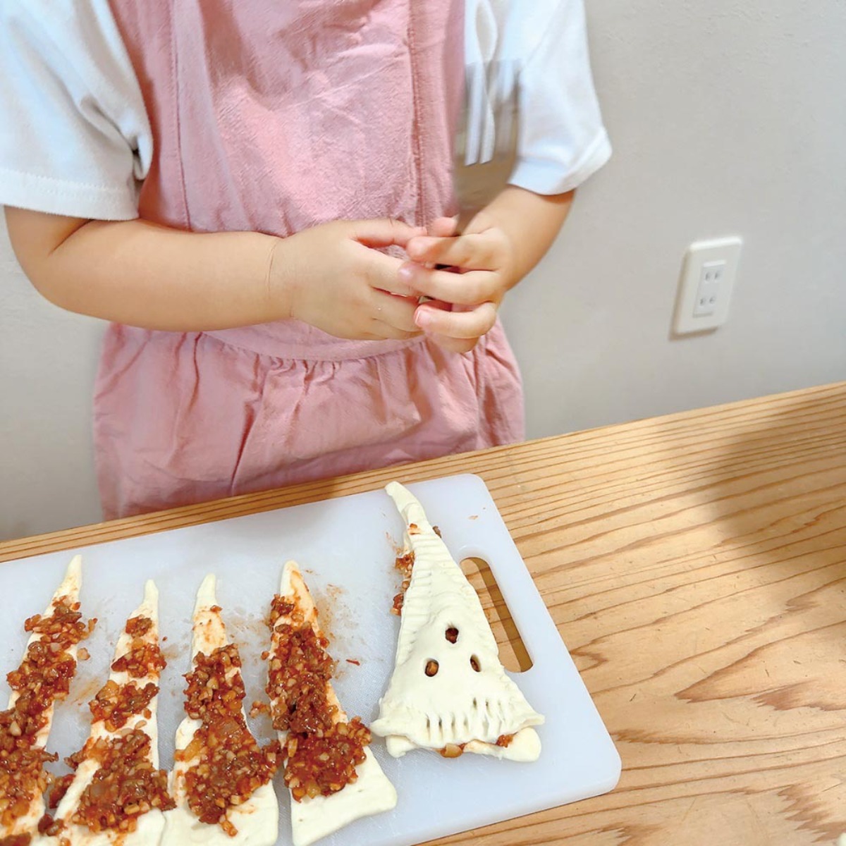 【お料理レシピ】びっくりおばけミートパイ/cotocotoみさき先生の「親子でつくろう!はじめてキッチン」