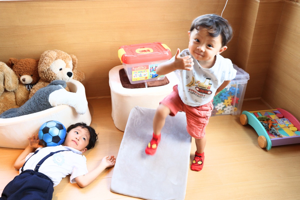 【子どもとおでかけ】UZUZ room(うずうずルーム/鳴門市大津町)みんなのリビングとして、遊びとくつろぎを提供。赤ちゃん大歓迎の親子カフェ