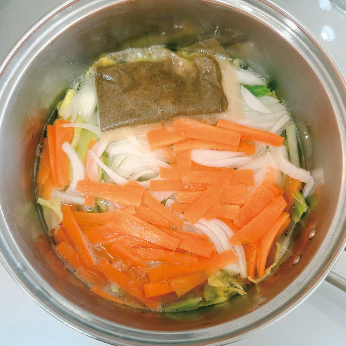 【お料理レシピ】鶏だんごと春野菜の春雨スープ／cotocotoみさき先生の「親子でつくろう！はじめてキッチン」