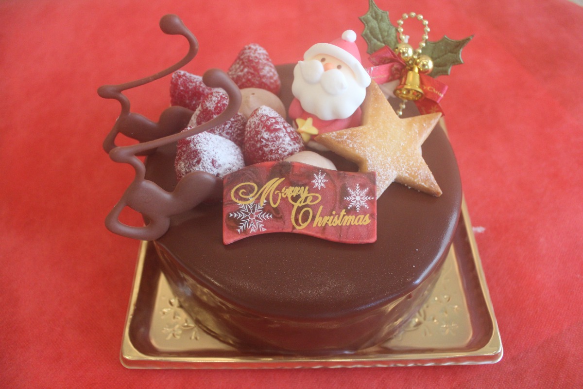 【奈良クリスマスケーキ2023｜KARAKU｜奈良市】斬新！鹿をイメージしたシュトーレンが登場
