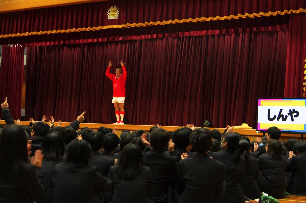 城東高校の予餞会に、吉本人気芸人がやってきた!!!!