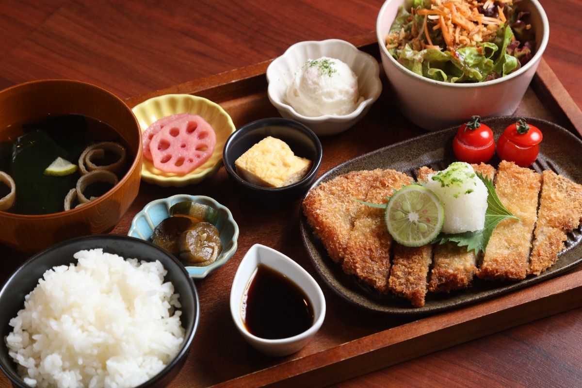 《bistro Yashi84》オカンの手づくりごはんでパワーをチャージ!ランチ・夜ごはん・お酒・昼飲みOK