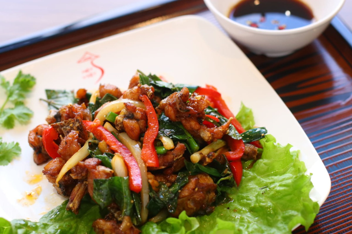 【街ネタ／NET VIET （ネットヴィエット）（徳島市かちどき橋）】扉を開けるとそこはベトナム!　圧倒的な非日常感と絶品アジア料理で感動体験！話題のベトナム料理＆アミューズメント店に訪問！