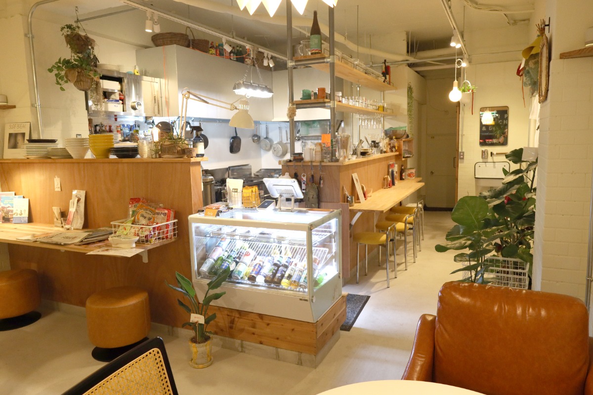 《Chill-trip lunch ＆ DELI-》多国籍ランチを月替わりで。まったり旅気分を楽しめる話題のカフェ