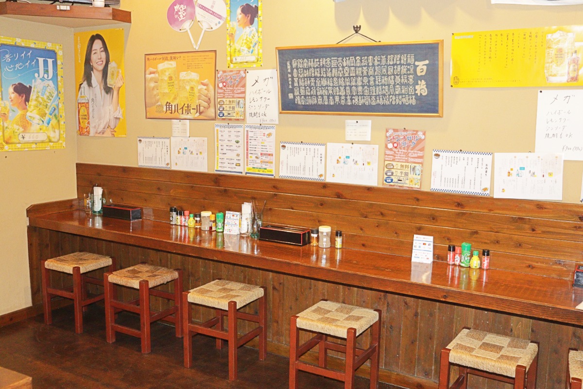 《餃子と牛丼 たけちゃん》腹ペコ族集まれ！多彩な逸品が揃う深夜酒場