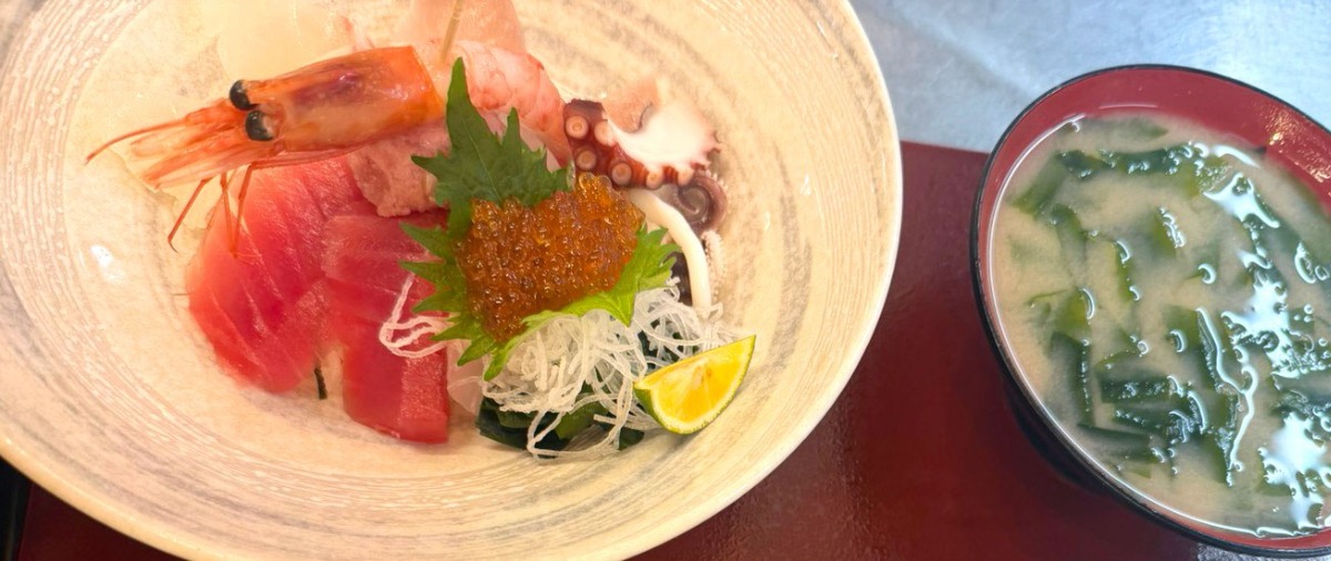 《漁師の台所  きたなだ丸》海の気配とともに味わう至福の定食