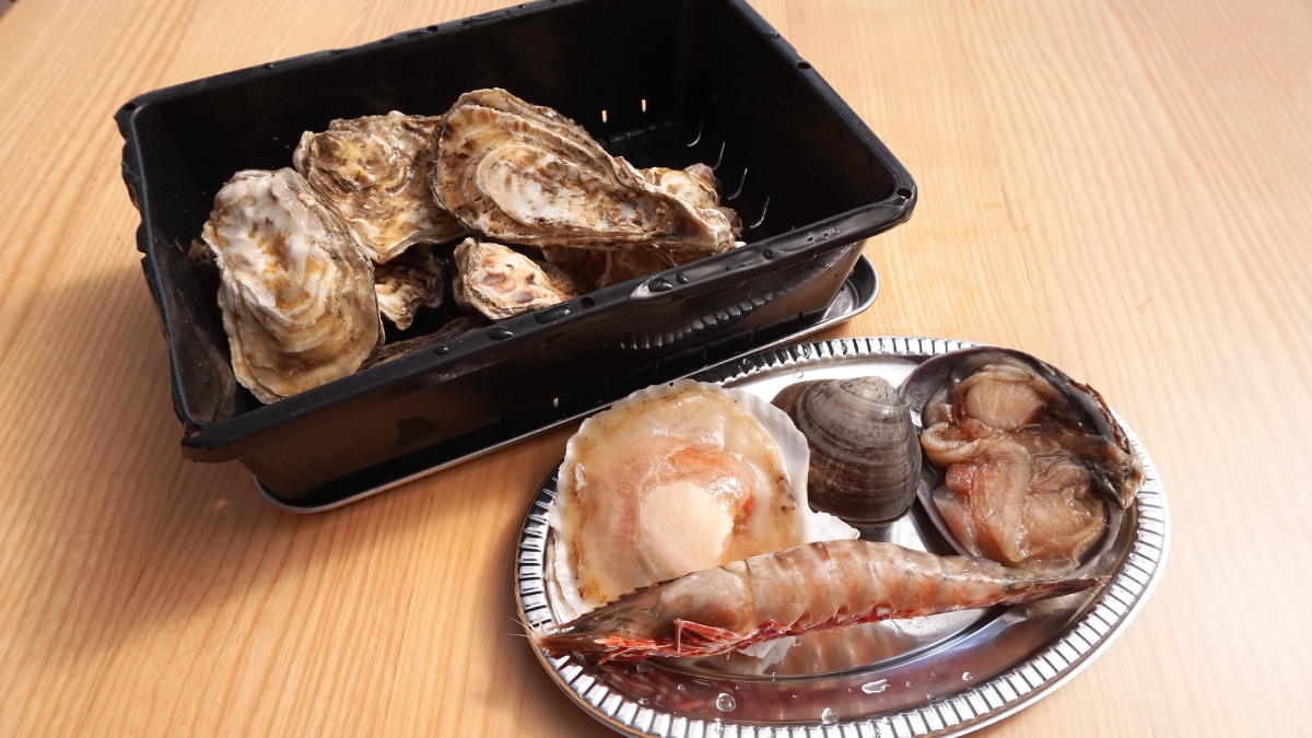 《牡蠣小屋はじめ》海の景色を眺めながら極上の海鮮を味わう新スポット