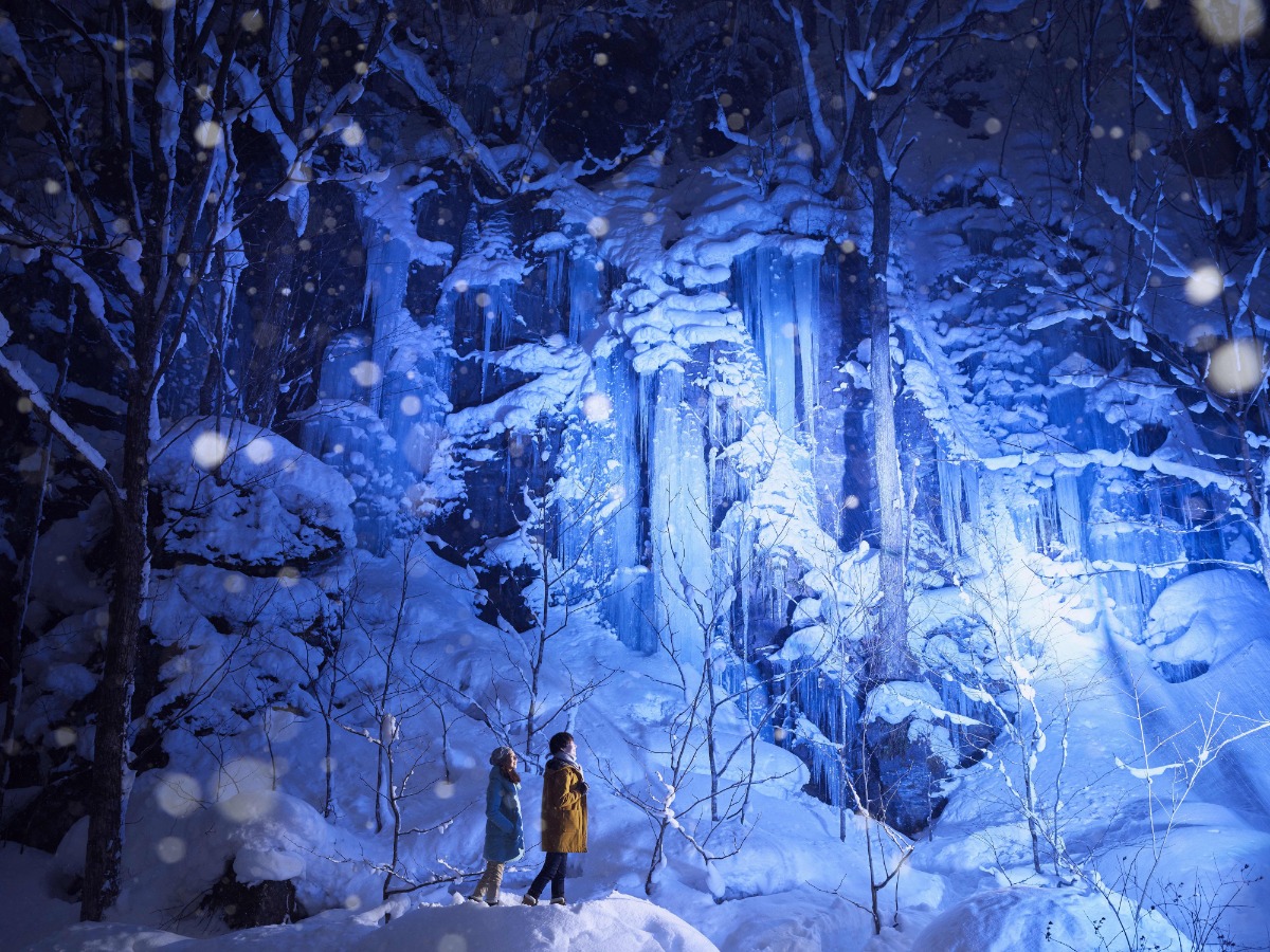 青森・奥入瀬渓流の秘境温泉を独り占め！冬の絶景雪見露天