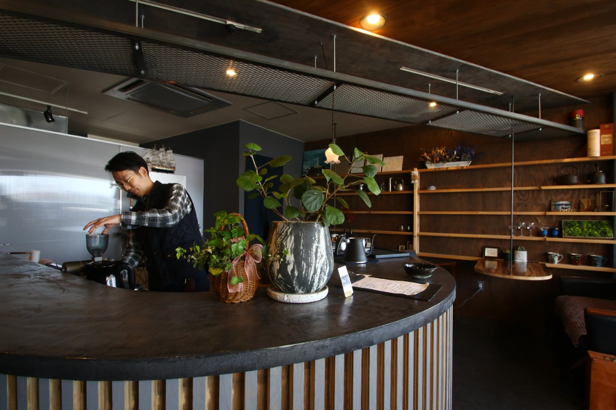 【連載・コーヒーとおやつ。】『cafe / shop MINATOHE』（小松島市中田町）／コーヒー×濃厚チョコブラウニー