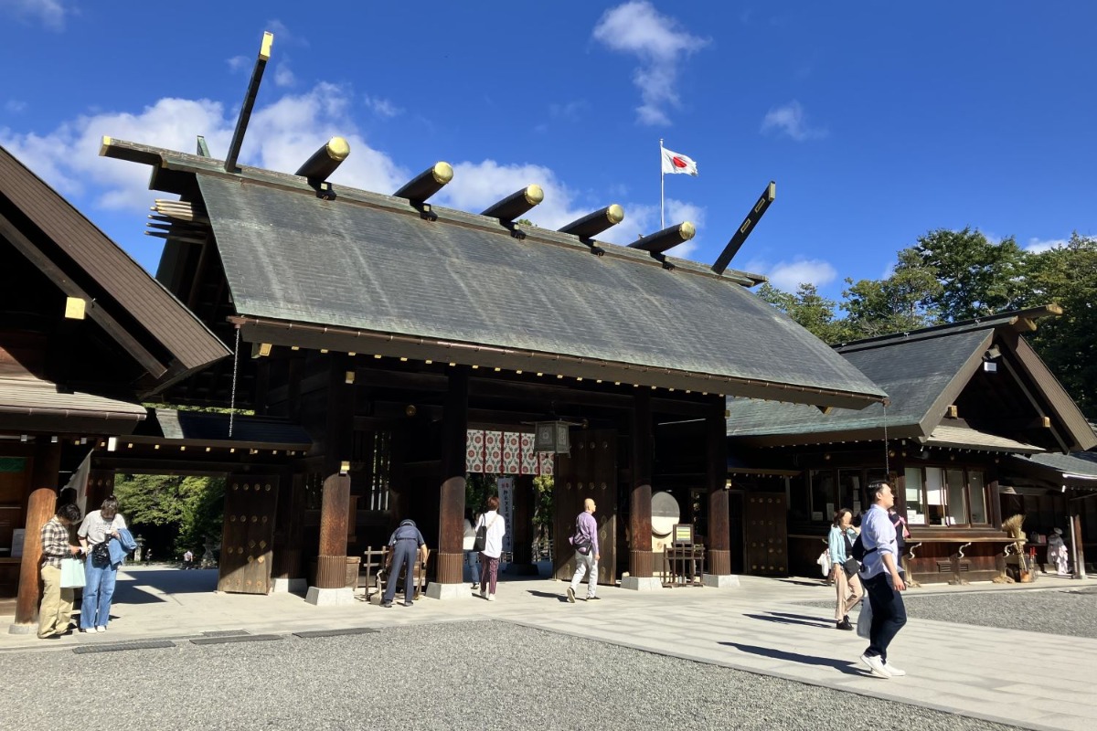 秋の休日に「北海道神宮」で神宮限定の和スイーツを味わう！