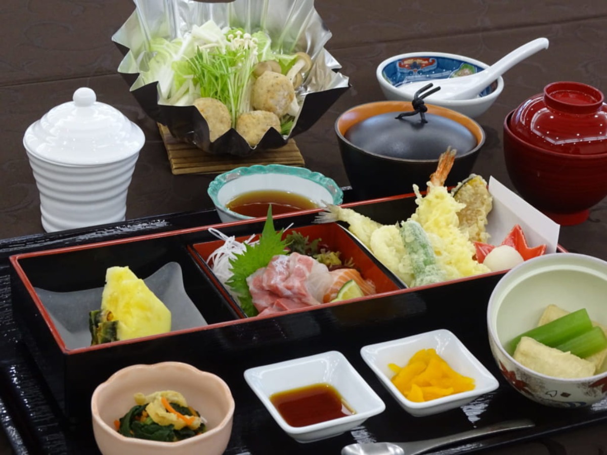 徳島のホテルディナーまとめ。非日常の空間で、豪華な食事を楽しむ夜を！