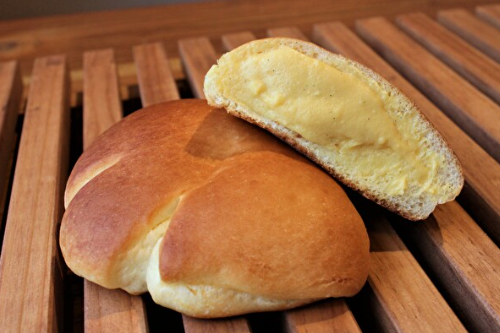 【パン工房 西山荘（せいざんそう）／パン／生駒市】自家製酵母と厳選した材料で作った人気のクリームパン