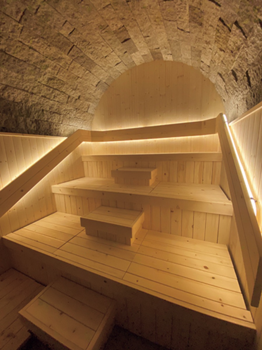 春から夏のオホーツク案内｜湧別町　湧別川流域に広がる大地と青空のもと、 チューリップが一面を染めるまち