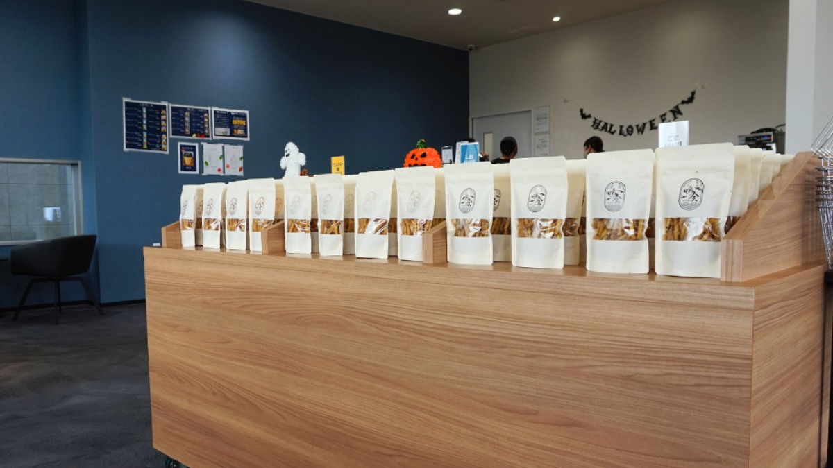 《鳴金》高級ソフトクリーム［クレミア］が芋けんぴ専門店で味わえる