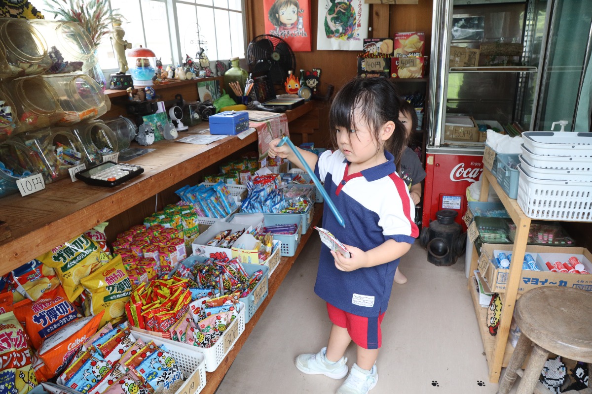【子どもとおでかけ】徳島の新名所!24時間営業の小さな駄菓子屋さん