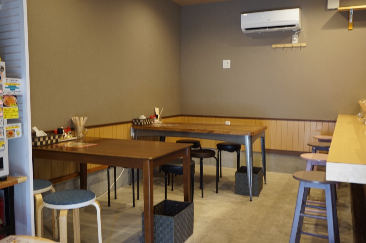 《美麺ダイニング★茉莉花STAND》豚骨ラーメン専門店が生み出す昭和屋台リスペクト な“純鶏中華そば”
