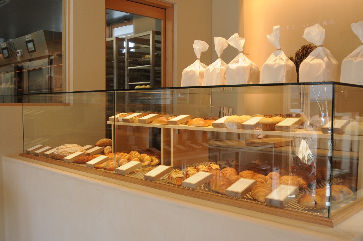 【新店】ヴィーガン対応！奈良市の人気パン屋が生駒に登場！｜はとむぎの杜 東生駒店
