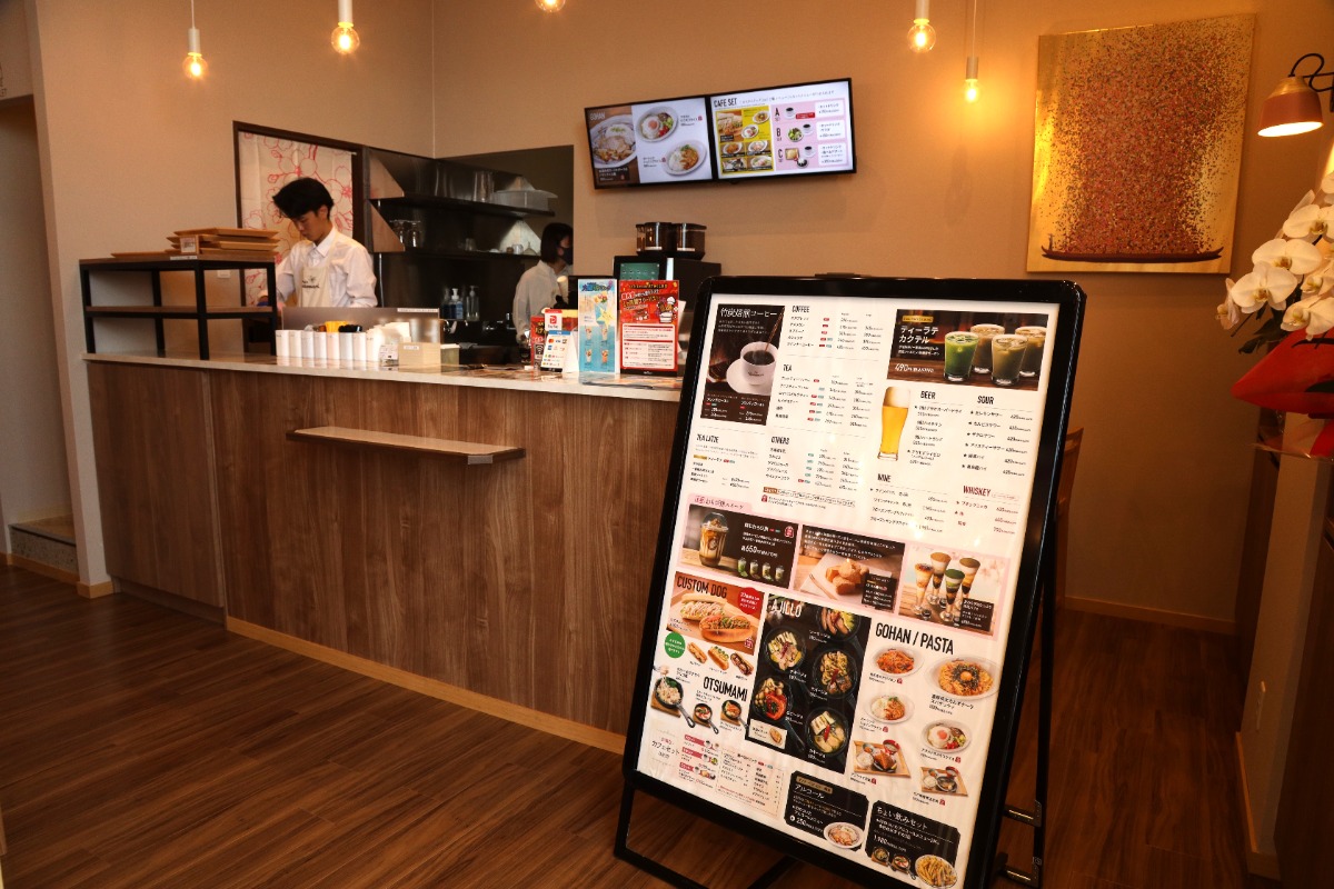 【2023.7月OPEN】cafe Hanamori ザ・ビッグエクストラ阿南店（カフェハナモリ／阿南市領家町）とろとろわらびもちドリンクが自慢！だれでもどんなときも寄り添ってくれるカフェ