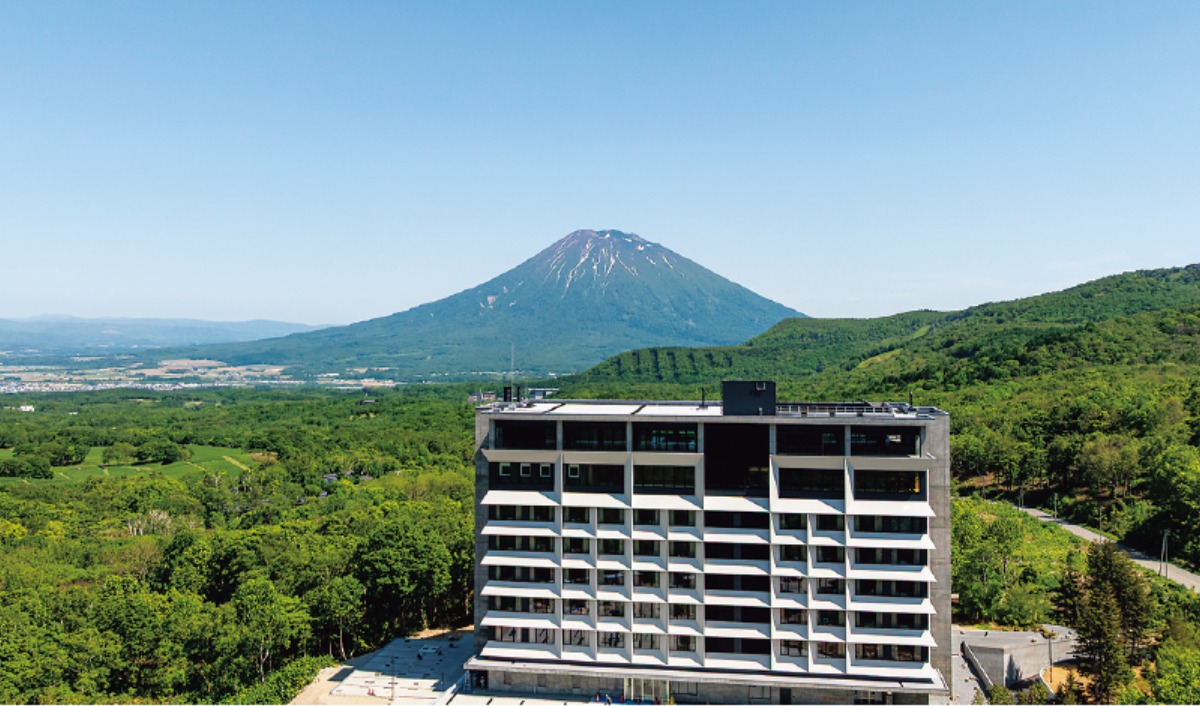 自然と調和するラグジュアリー、「シャレーアイビー」で紡ぐ北海道の旅|北海道大人の旅ガイド2025