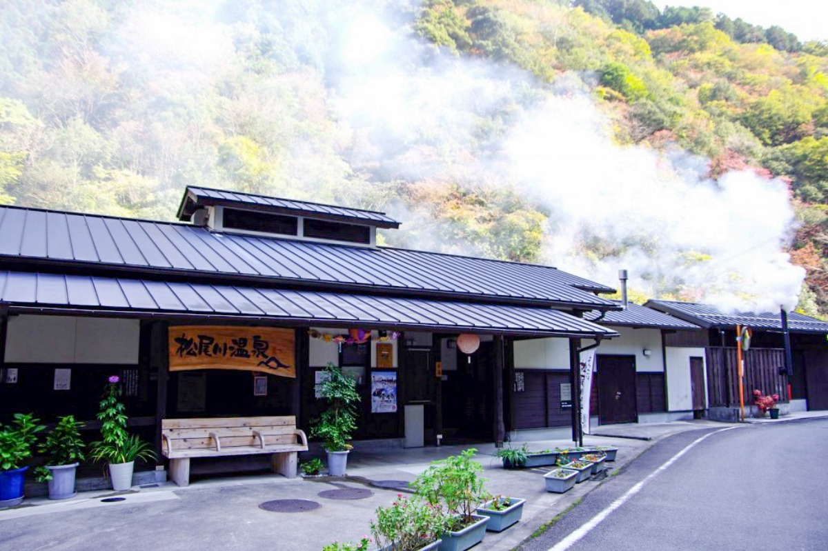 シーズン到来！祖谷の紅葉を見に行くなら一緒に秘湯「松尾川温泉」へ行くべし！