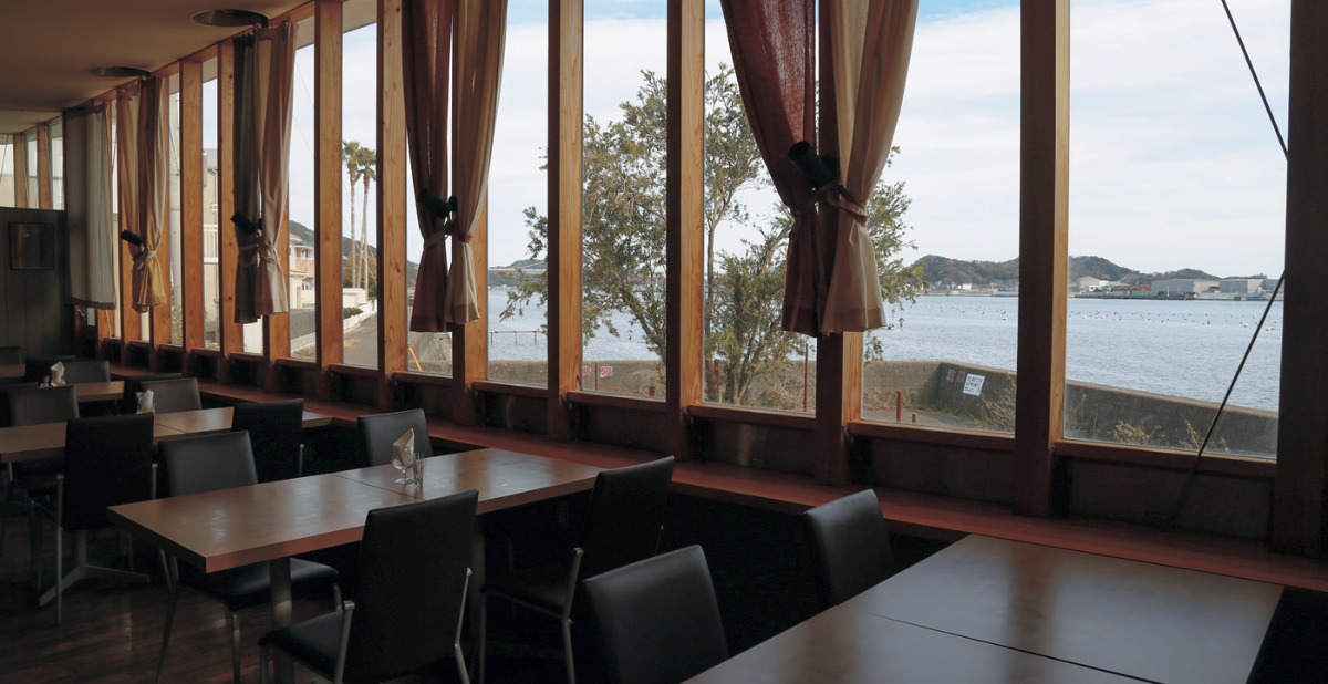 《まとめ》海×カフェvol.1鳴門の海が見渡せるカフェ5選。アンニュイな気分なら、お洒落なカフェで海を見つめて…映画のヒロインみたいになってみて。