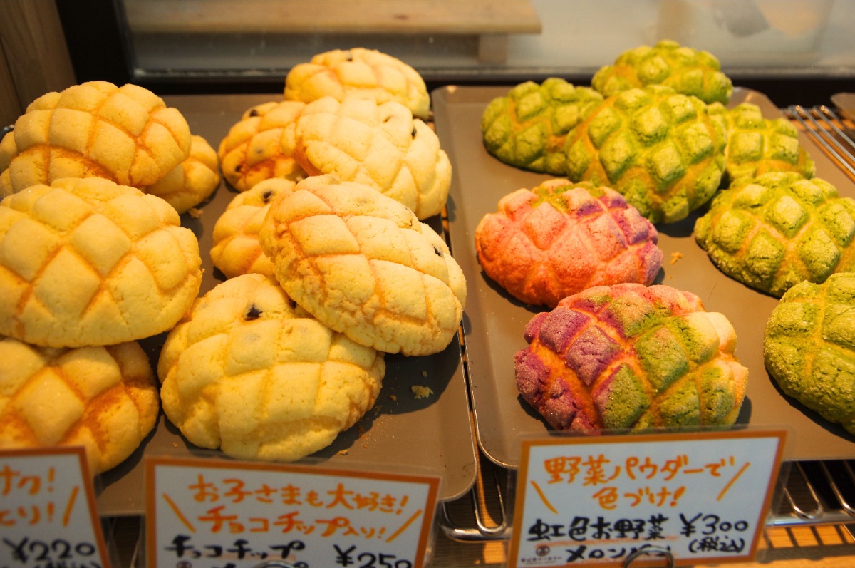 《安心市ベーカリー》こだわり産直市にオープンした焼きたてに出会えるベーカリー