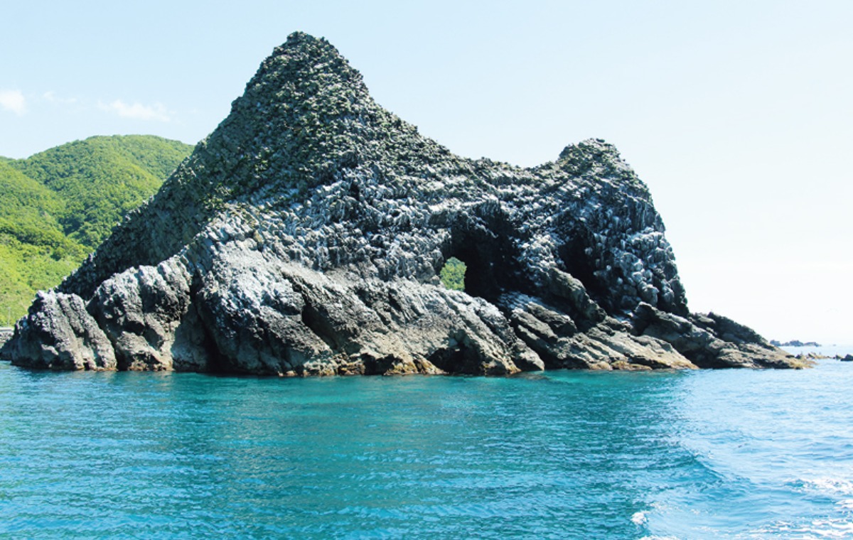 絶景と味覚の旅路、 積丹半島ブルーライン|北海道大人の旅ガイド2025