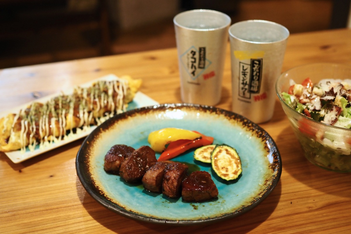 《鉄板居酒屋 ふなちゃん》秋田町にオープンした“会いに行きたくなる”鉄板居酒屋