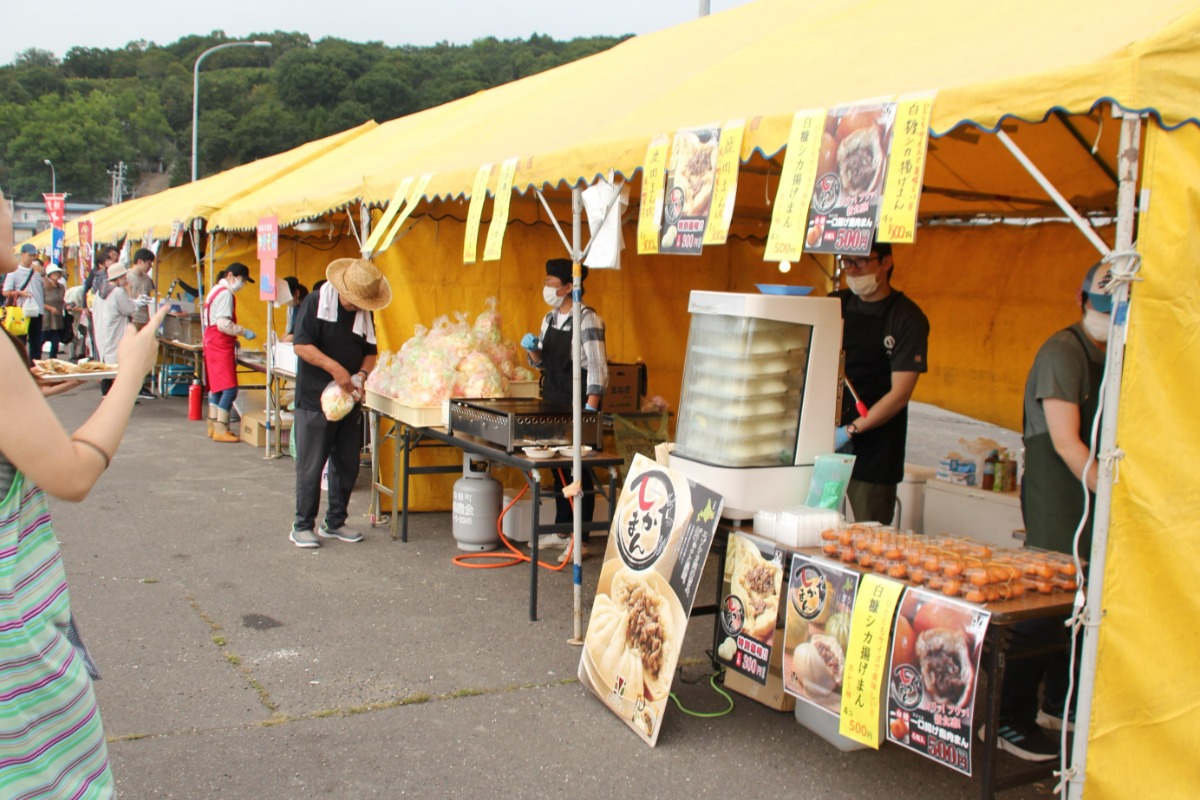 白糠漁港に迫力満点の花火!「港inしらぬか花火大会」8月23日開催