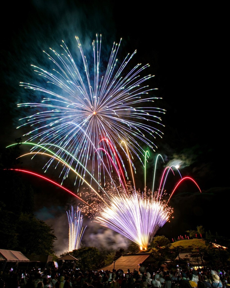 約3000発の花火が夏の夜空に舞う!奈良県野迫川村のビッグイベント開催【平維盛の大祭】