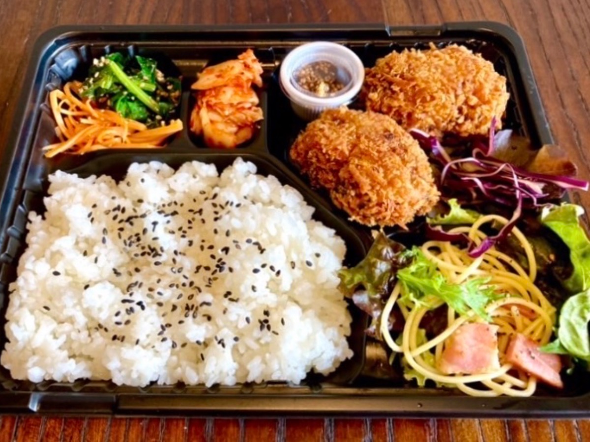 《bistro Chan miii》アートが彩る隠れ家ビストロで、心満ちるひとときを