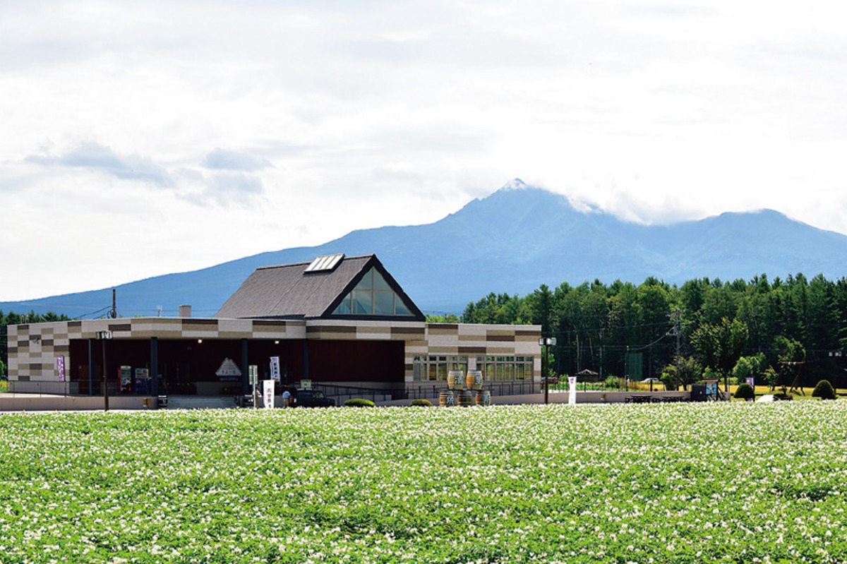 オホーツク旅、秋冬編｜清里町の日本百名山・清流、焼酎醸造や温泉も