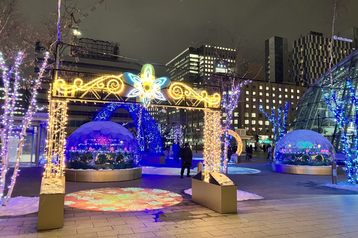 光の花が咲く！札幌駅南口の「サツエキイルミネーション」が素敵