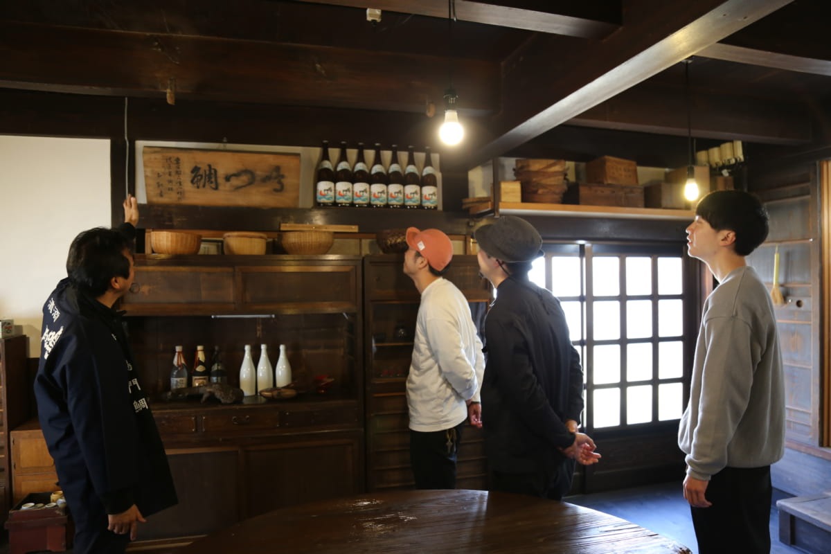 【大麻町特集】ご先祖は〇〇！？お酒好き3人組が“徳島最古の酒蔵”本家松浦酒造で蔵見学！