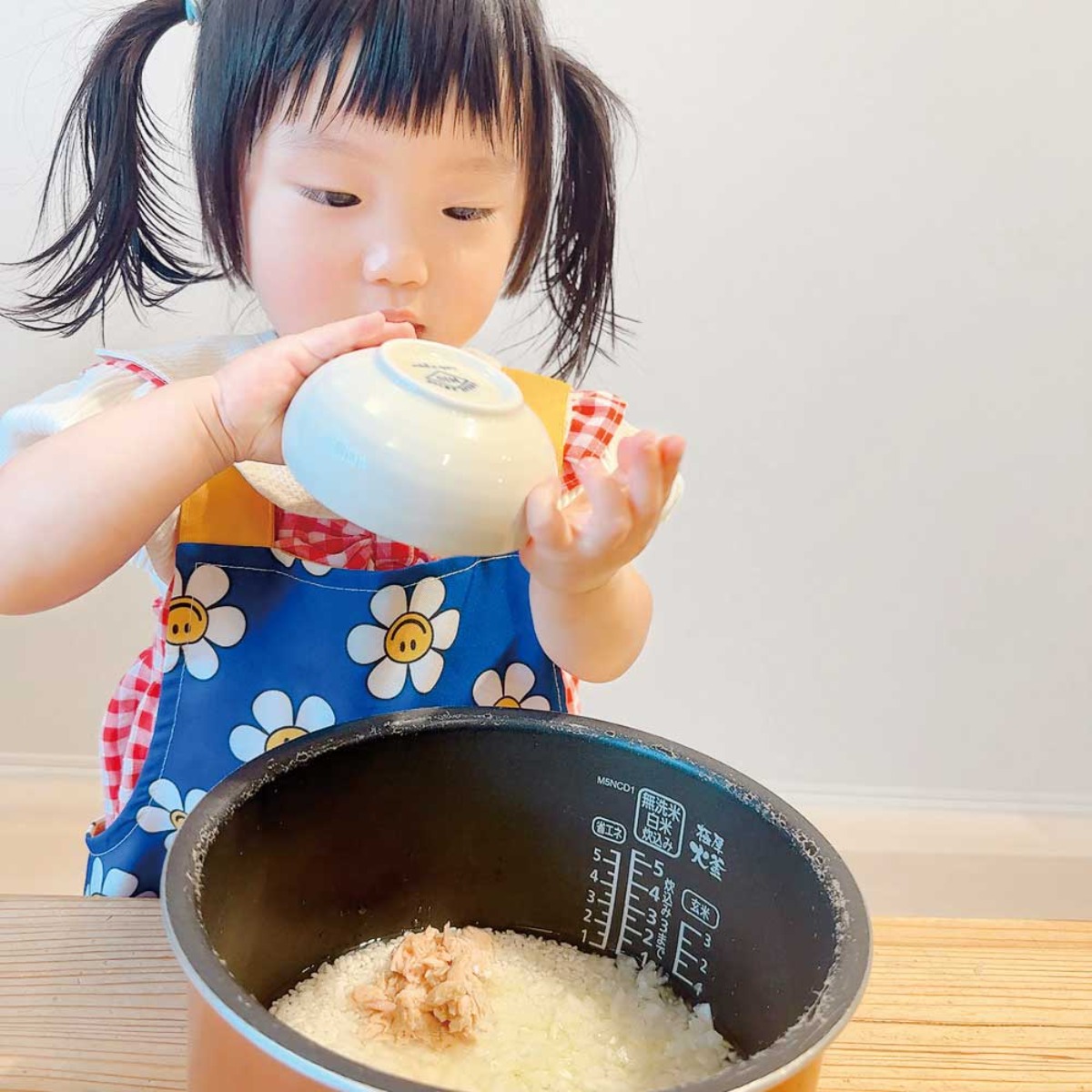 【お料理レシピ】炊飯器で簡単！ ミニトマトツナご飯／cotocotoみさき先生の「親子でつくろう！はじめてキッチン」