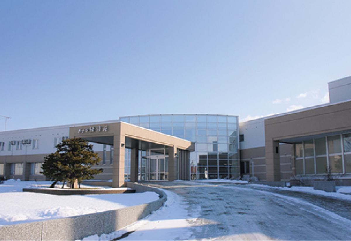 春から夏のオホーツク案内｜清里町　豊かな自然に景勝地が点在する、 「斜里岳」のふもとに広がるまち