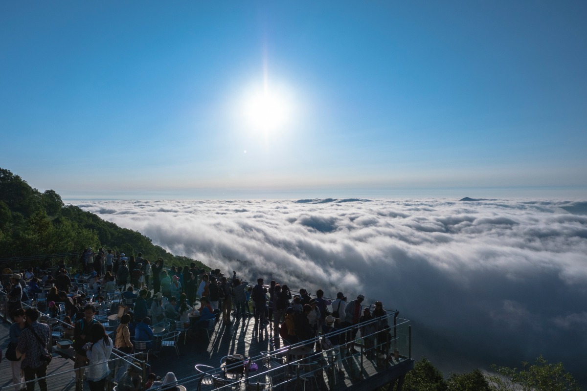 星野リゾート トマム｜絶景を望む「雲海テラス」が今年もオープン