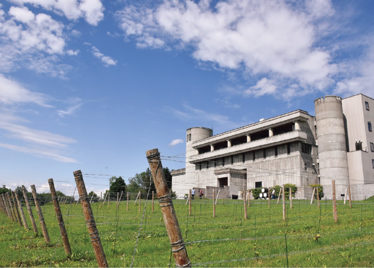 北海道移住案内2026・春｜池田町　“十勝晴れ”の晴天が多く、 十勝ワインで知られるまち