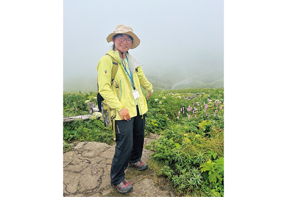 北海道の‟花の浮島”・礼文島をトレッキングでめぐる旅