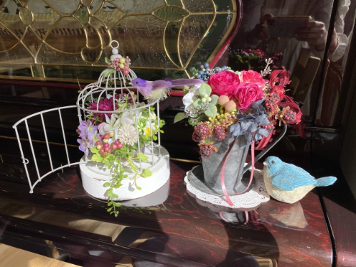 花とピアノに囲まれた地中海料理で健康な暮らし【HUGTERRE/奈良市】
