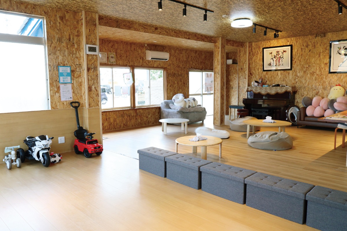 【子どもとおでかけ】UZUZ room(うずうずルーム/鳴門市大津町)みんなのリビングとして、遊びとくつろぎを提供。赤ちゃん大歓迎の親子カフェ