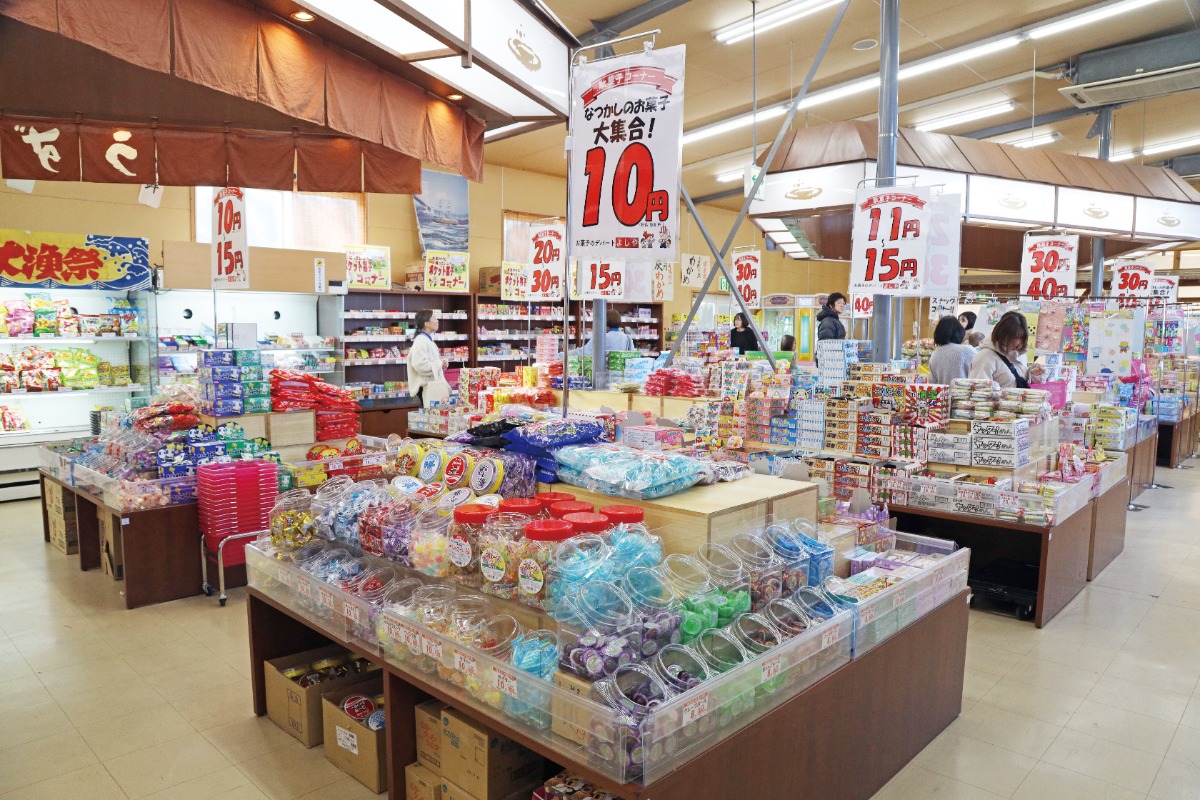 《お菓子のデパートよしや 淡路お菓子館》お出かけ／うれしいサービスが充実！淡路島の お菓子パラダイス