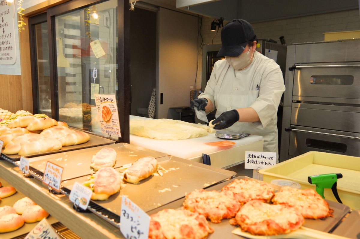 《安心市ベーカリー》こだわり産直市にオープンした焼きたてに出会えるベーカリー