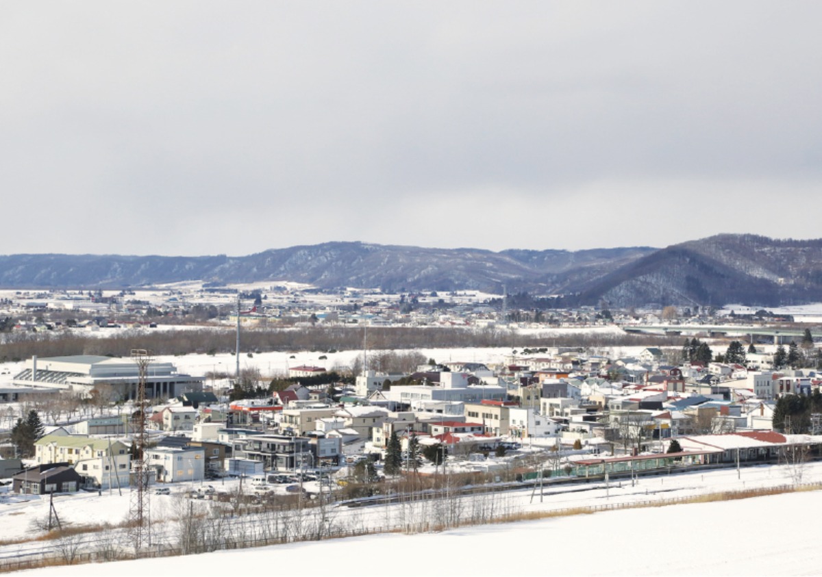 北海道移住・冬｜池田町　“十勝晴れ”の晴天が多く、 十勝ワインで知られるまち