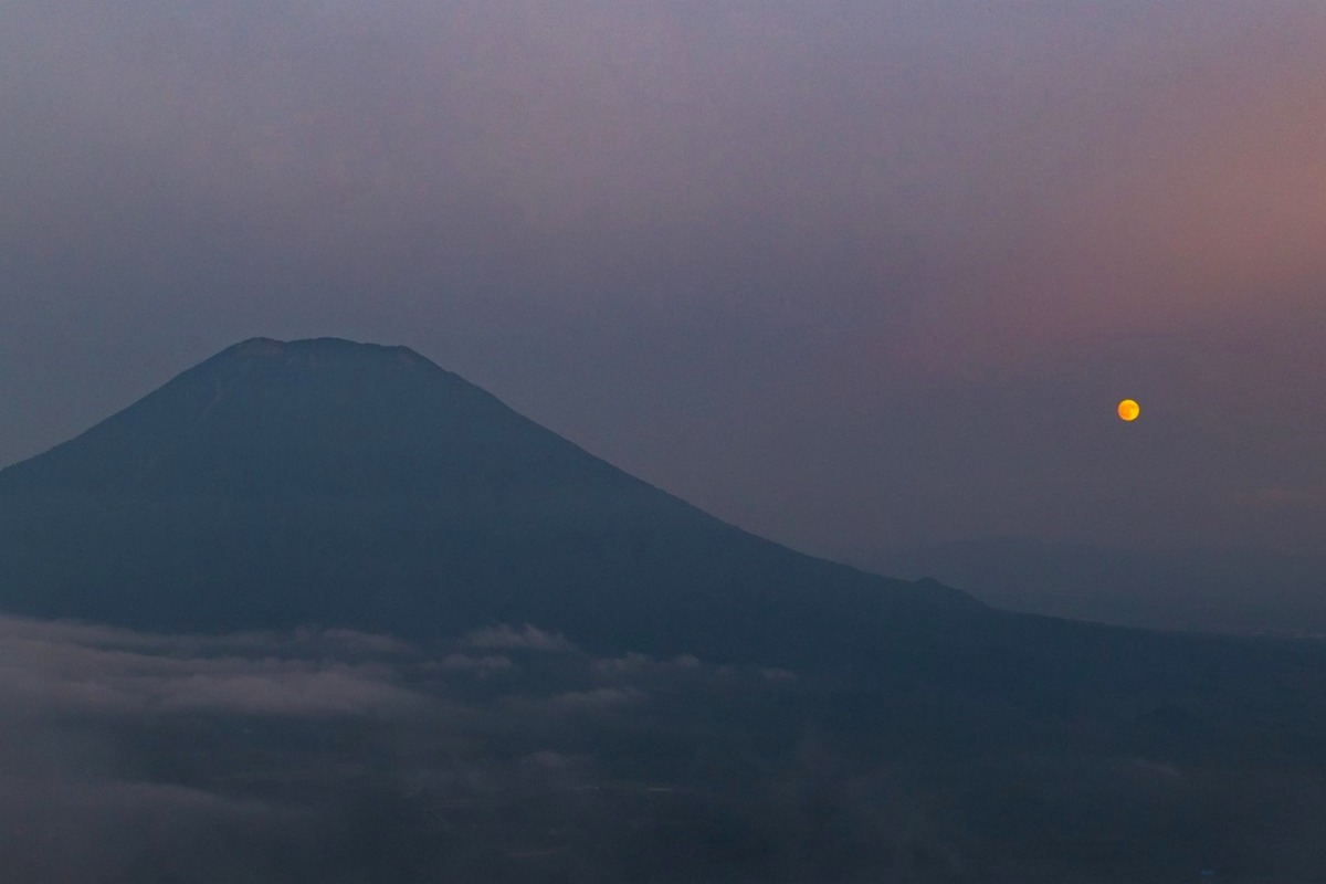 ニセコの夕暮れ空中散歩「マジックアワーゴンドラ」8月9～15日開催