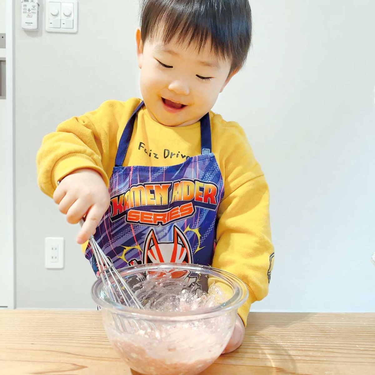 【お料理レシピ】いちごとクリームチーズのカップケーキ／cotocotoみさき先生の「親子でつくろう！はじめてキッチン」